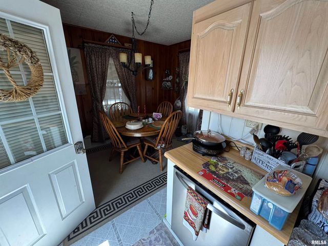 1503 SUMMER Street, Pekin, IL 61554