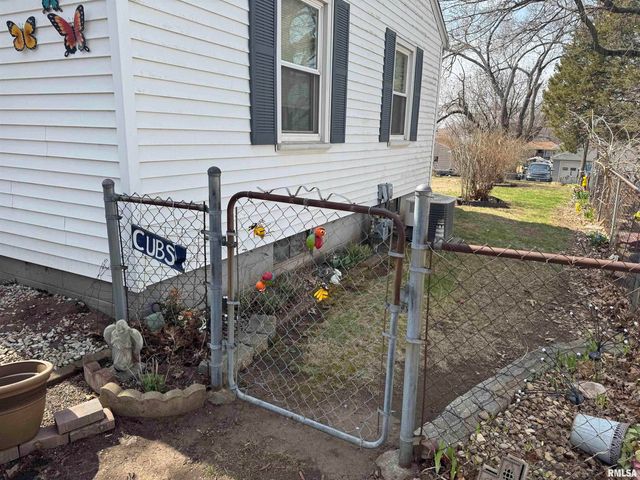 1503 SUMMER Street, Pekin, IL 61554