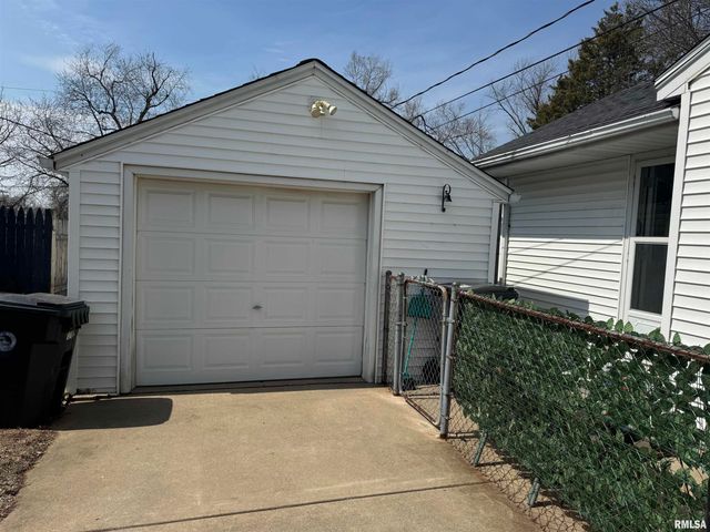 1503 SUMMER Street, Pekin, IL 61554