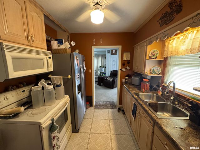 1503 SUMMER Street, Pekin, IL 61554
