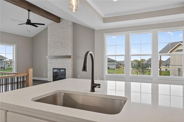 22214 W 82nd Terrace, Lenexa, KS 66220