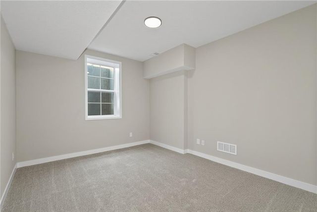 22214 W 82nd Terrace, Lenexa, KS 66220