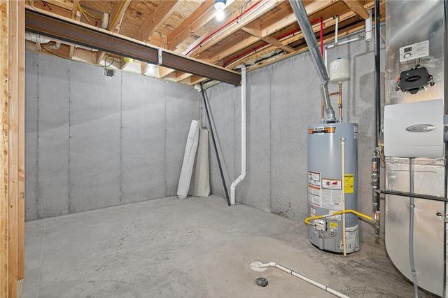 22214 W 82nd Terrace, Lenexa, KS 66220