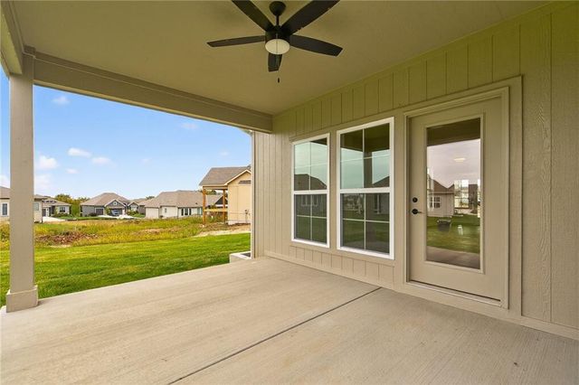 22214 W 82nd Terrace, Lenexa, KS 66220