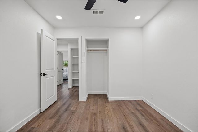 9219 Hunters TRCE E, Austin, TX 78758