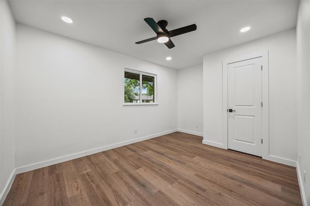 9219 Hunters TRCE E, Austin, TX 78758