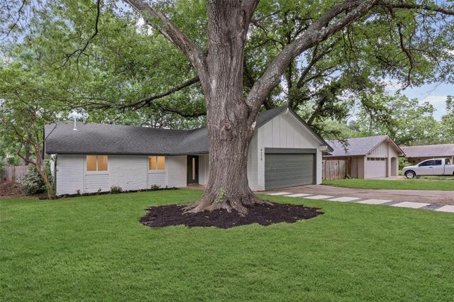 9219 Hunters TRCE E, Austin, TX 78758