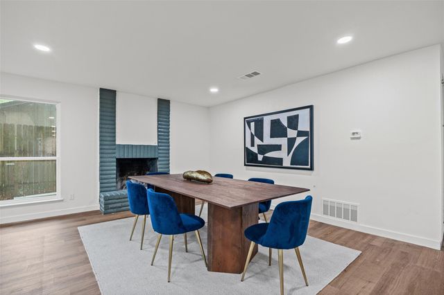 9219 Hunters TRCE E, Austin, TX 78758