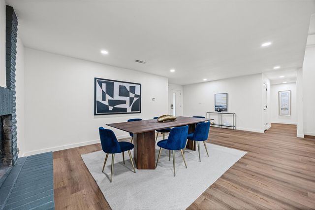 9219 Hunters TRCE E, Austin, TX 78758