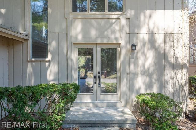 6620 RED CEDAR Lane, West Bloomfield Charter Township, MI 48324