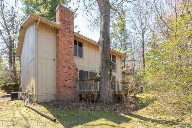6620 RED CEDAR Lane, West Bloomfield Charter Township, MI 48324