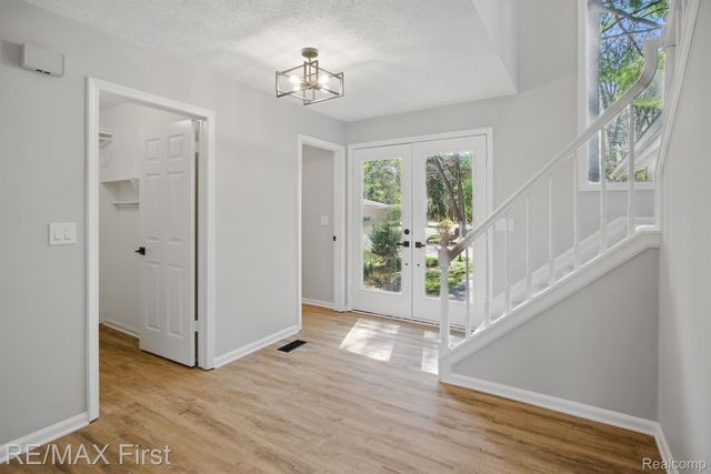 6620 RED CEDAR Lane, West Bloomfield Charter Township, MI 48324