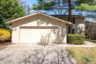 6620 RED CEDAR Lane, West Bloomfield Charter Township, MI 48324