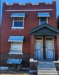 4043 Palm Street, St Louis, MO 63107