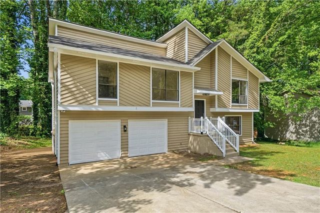 996 Park Forest Trl NW, Lilburn, GA 30047