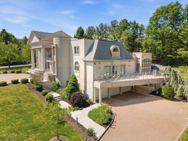 1 Brighton Ct, Livingston Twp., NJ 07039