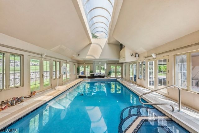 1 Brighton Ct, Livingston Twp., NJ 07039