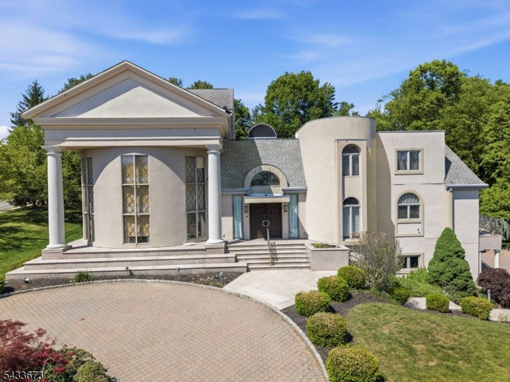 1 Brighton Ct, Livingston Twp., NJ 07039