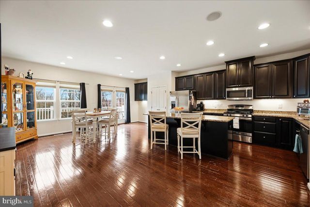 56 VILLAGE GREEN LN, Sicklerville, NJ 08081