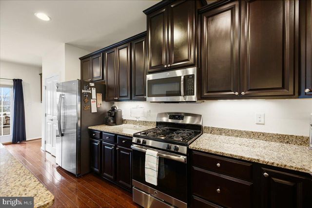 56 VILLAGE GREEN LN, Sicklerville, NJ 08081