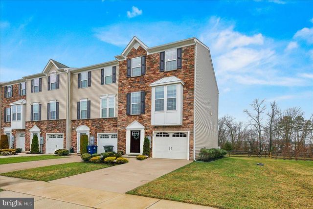 56 VILLAGE GREEN LN, Sicklerville, NJ 08081