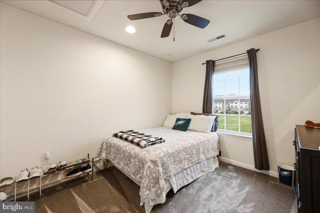 56 VILLAGE GREEN LN, Sicklerville, NJ 08081