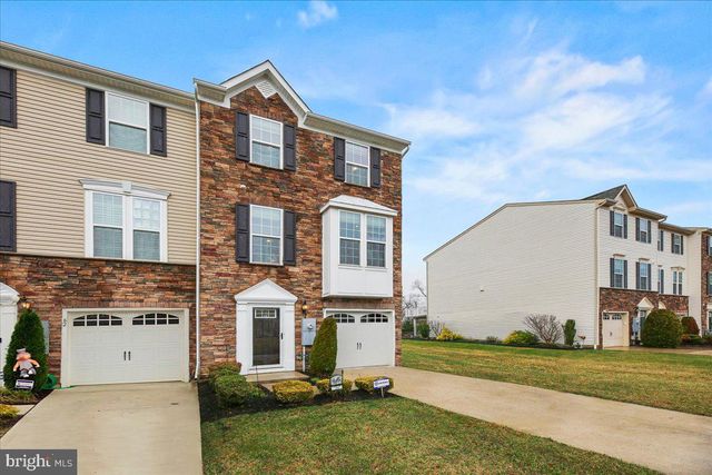 56 VILLAGE GREEN LN, Sicklerville, NJ 08081