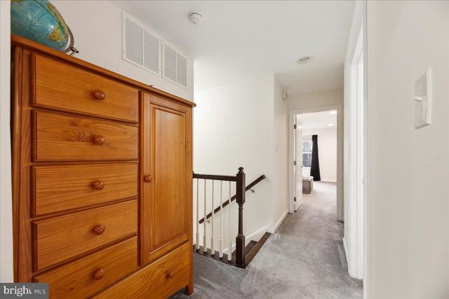 56 VILLAGE GREEN LN, Sicklerville, NJ 08081