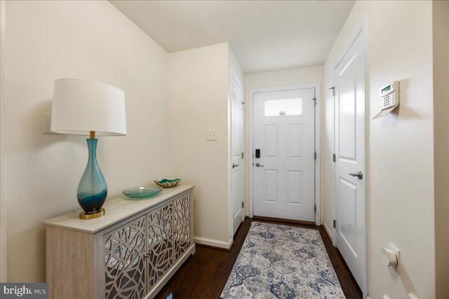 56 VILLAGE GREEN LN, Sicklerville, NJ 08081