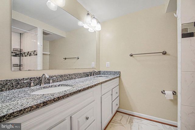 7409 LAKE DR, Manassas, VA 20111