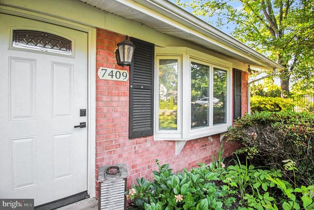 7409 LAKE DR, Manassas, VA 20111