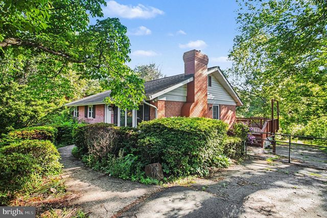 7409 LAKE DR, Manassas, VA 20111