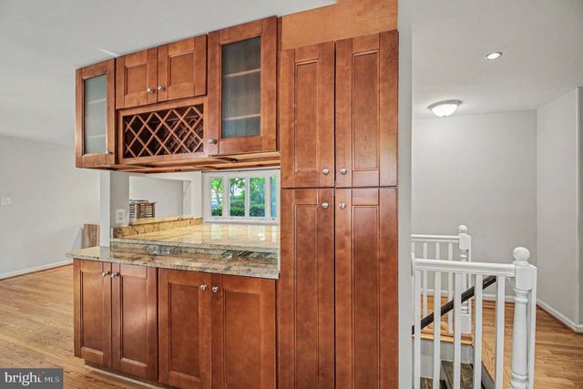 7409 LAKE DR, Manassas, VA 20111