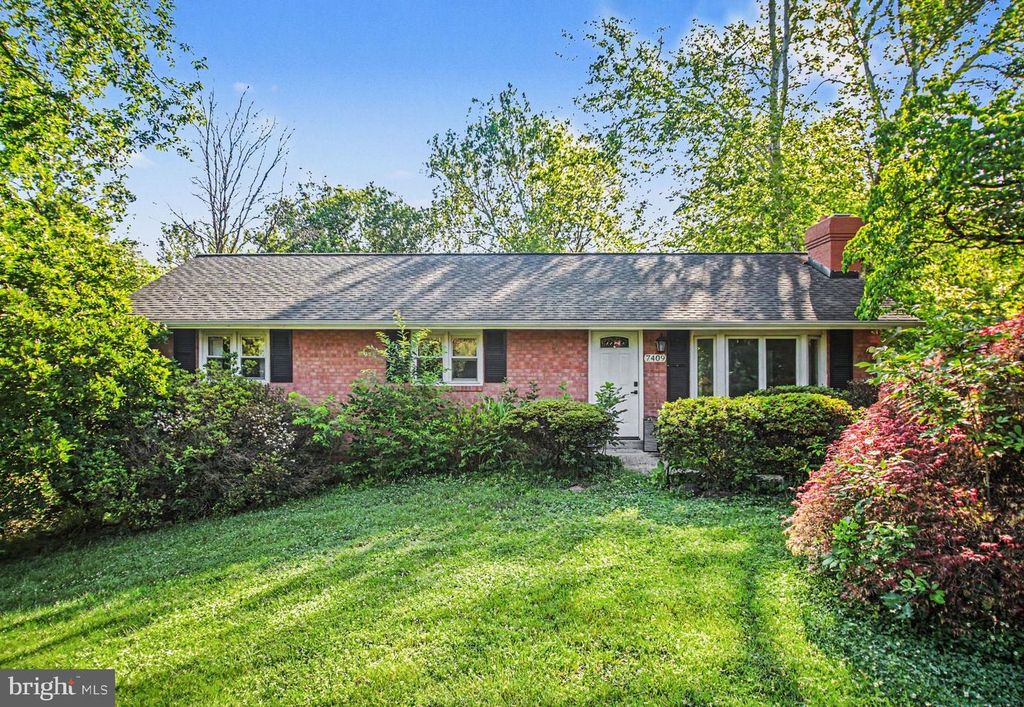 7409 LAKE DR, Manassas, VA 20111