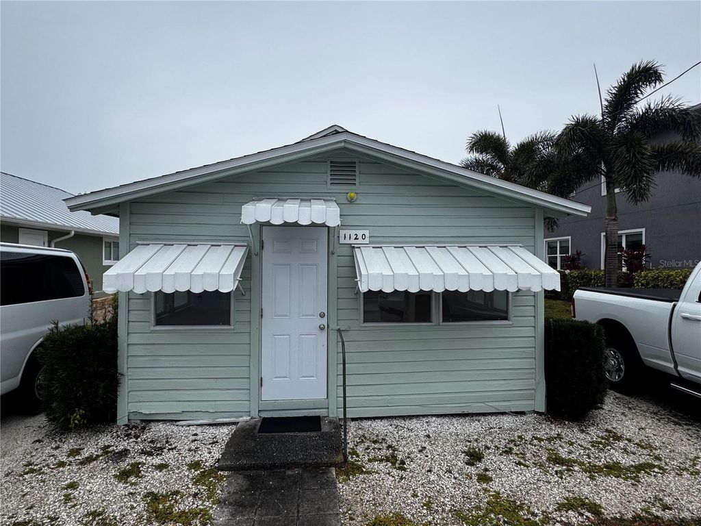 1120 KRUPPA AVENUE, Sarasota, FL 34237