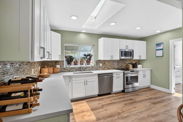 581 SE 11th Street, Pompano Beach, FL 33060