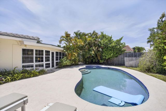581 SE 11th Street, Pompano Beach, FL 33060