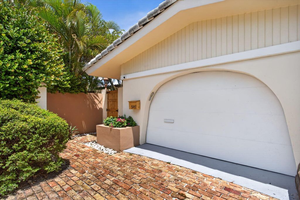 581 SE 11th Street, Pompano Beach, FL 33060