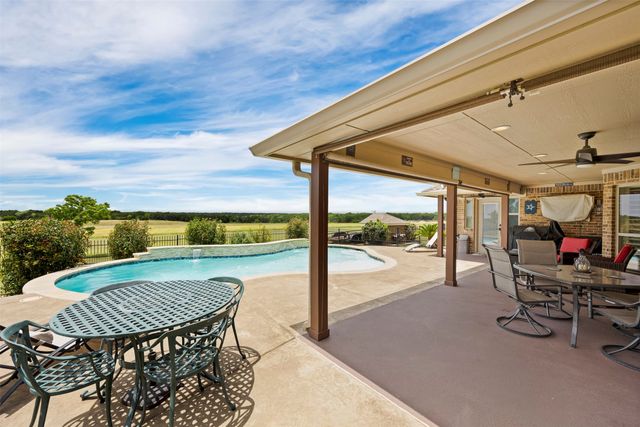 7520 Muirfield Drive, Cleburne, TX 76033