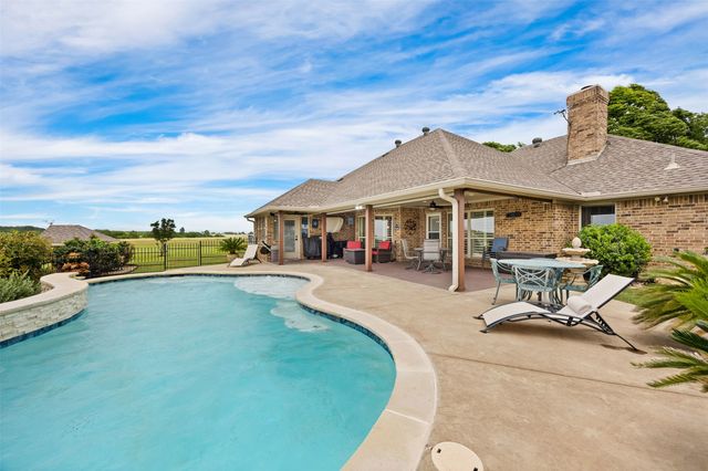 7520 Muirfield Drive, Cleburne, TX 76033