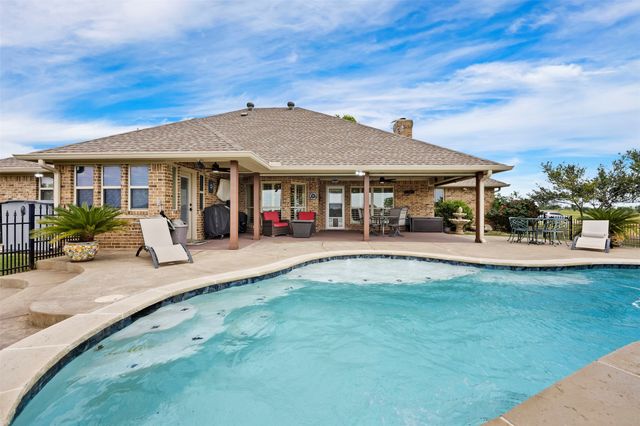 7520 Muirfield Drive, Cleburne, TX 76033