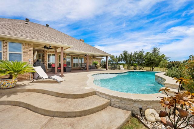 7520 Muirfield Drive, Cleburne, TX 76033