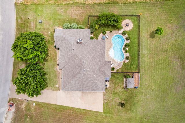 7520 Muirfield Drive, Cleburne, TX 76033