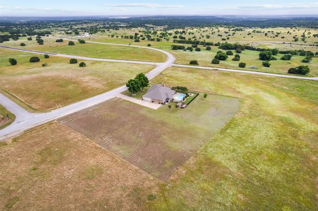 7520 Muirfield Drive, Cleburne, TX 76033