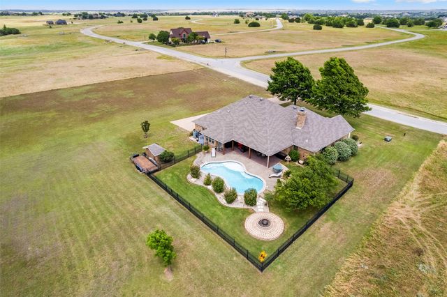 7520 Muirfield Drive, Cleburne, TX 76033