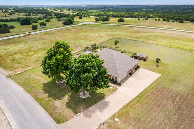 7520 Muirfield Drive, Cleburne, TX 76033