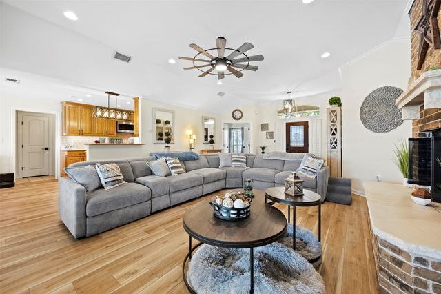 7520 Muirfield Drive, Cleburne, TX 76033