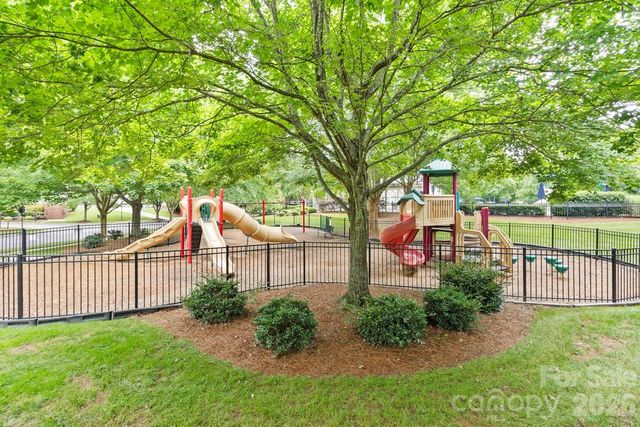 807 Cattaloochee Lane, Huntersville, NC 28078