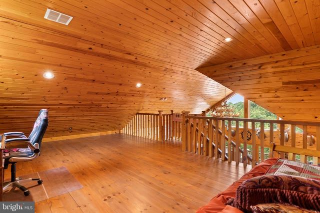 114 REIBERS CHURCH RD, Shermans Dale, PA 17090