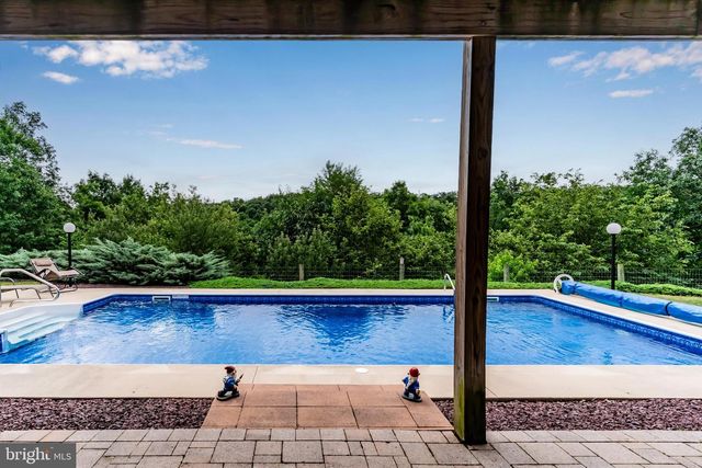 114 REIBERS CHURCH RD, Shermans Dale, PA 17090